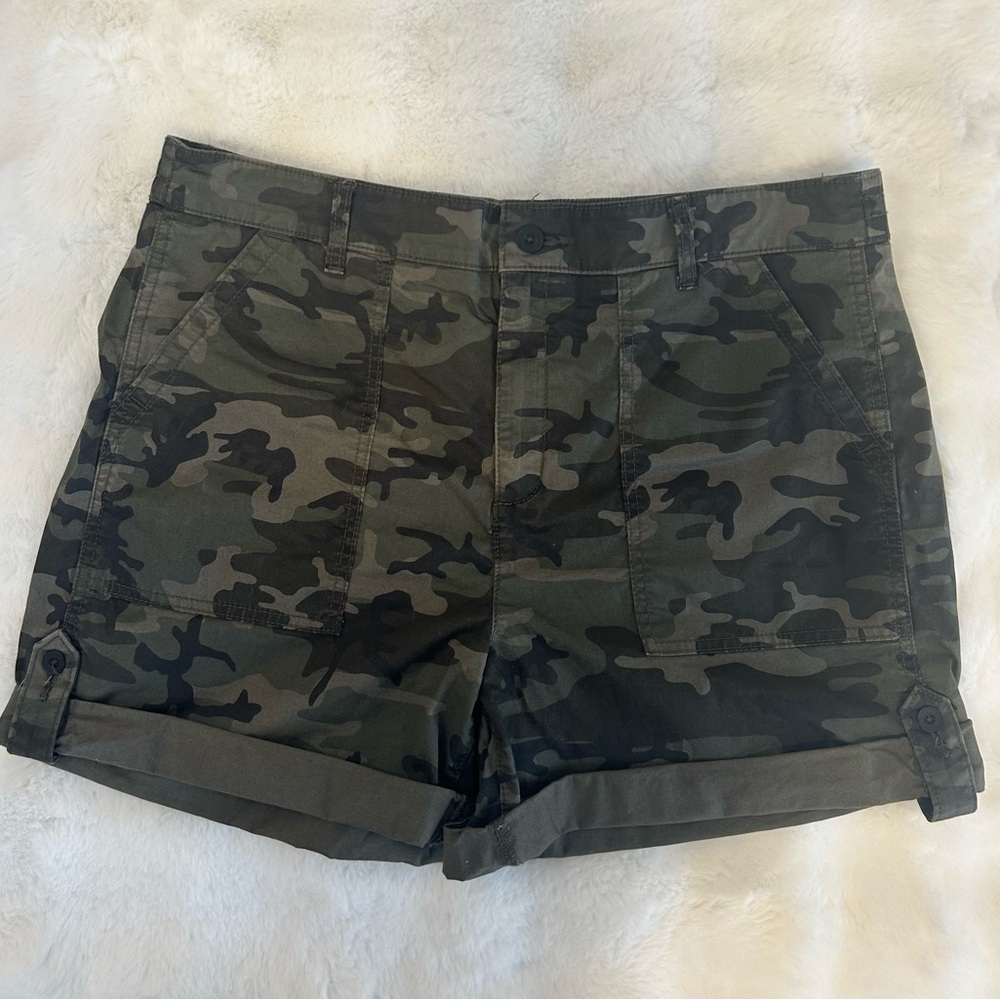 Denver Hayes Camouflage Cargo Shorts